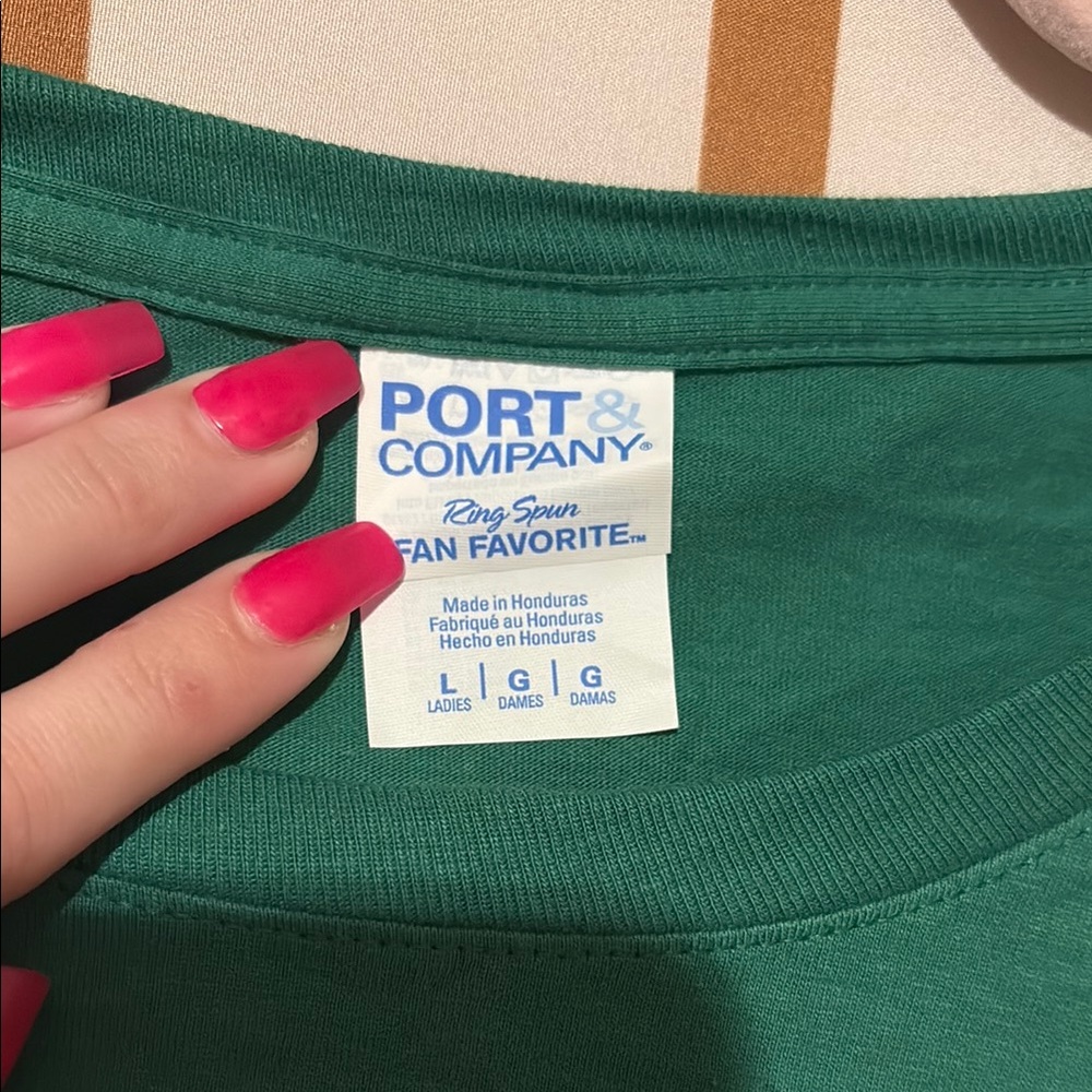 Green eggs and ham women’s tshirt. Nwot - Picture 2 of 3